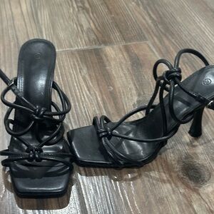 Chic Black Strapy Heels